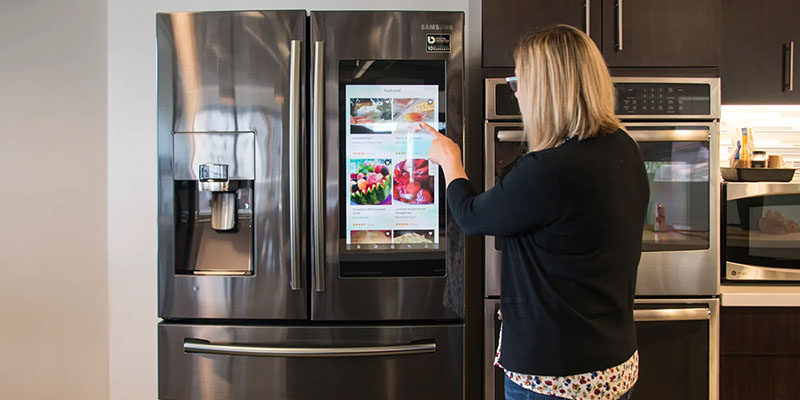Холодильник Samsung Family Hub